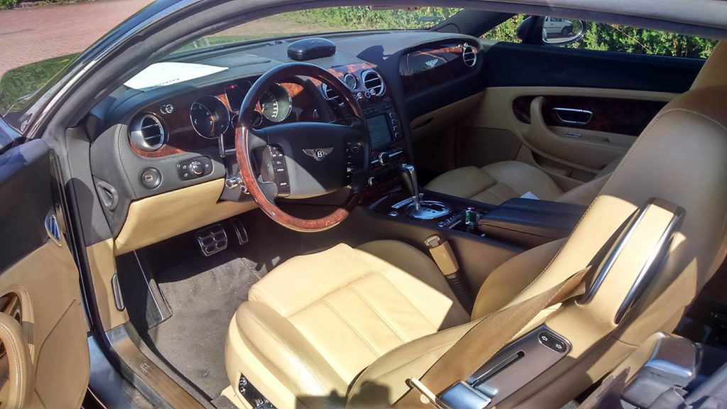 Bentley detailing wnętrza